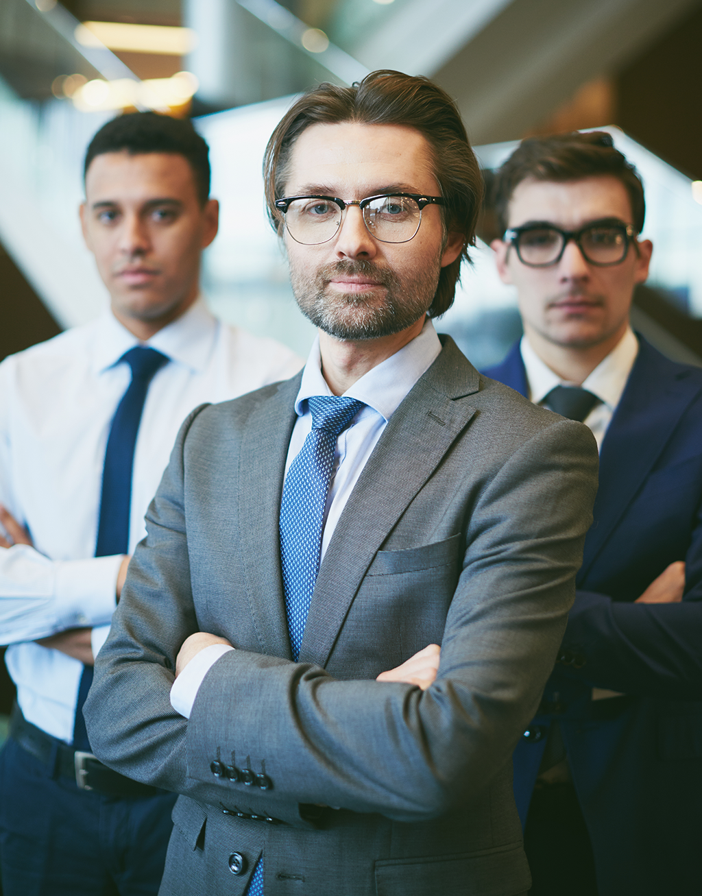 professional-businessmen-work_v3